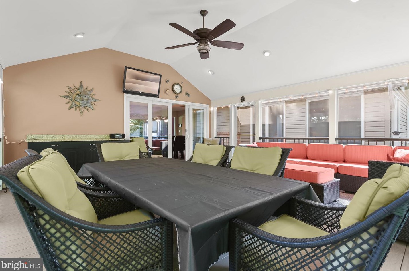 9921 Carrigan Dr, Ellicott MD 21042-3644 exterior