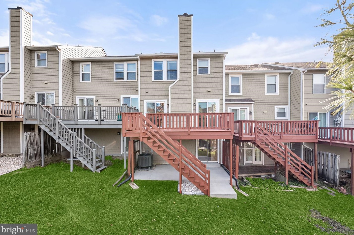 7708 Chatfield Ln, Ellicott MD  21043-7900 exterior