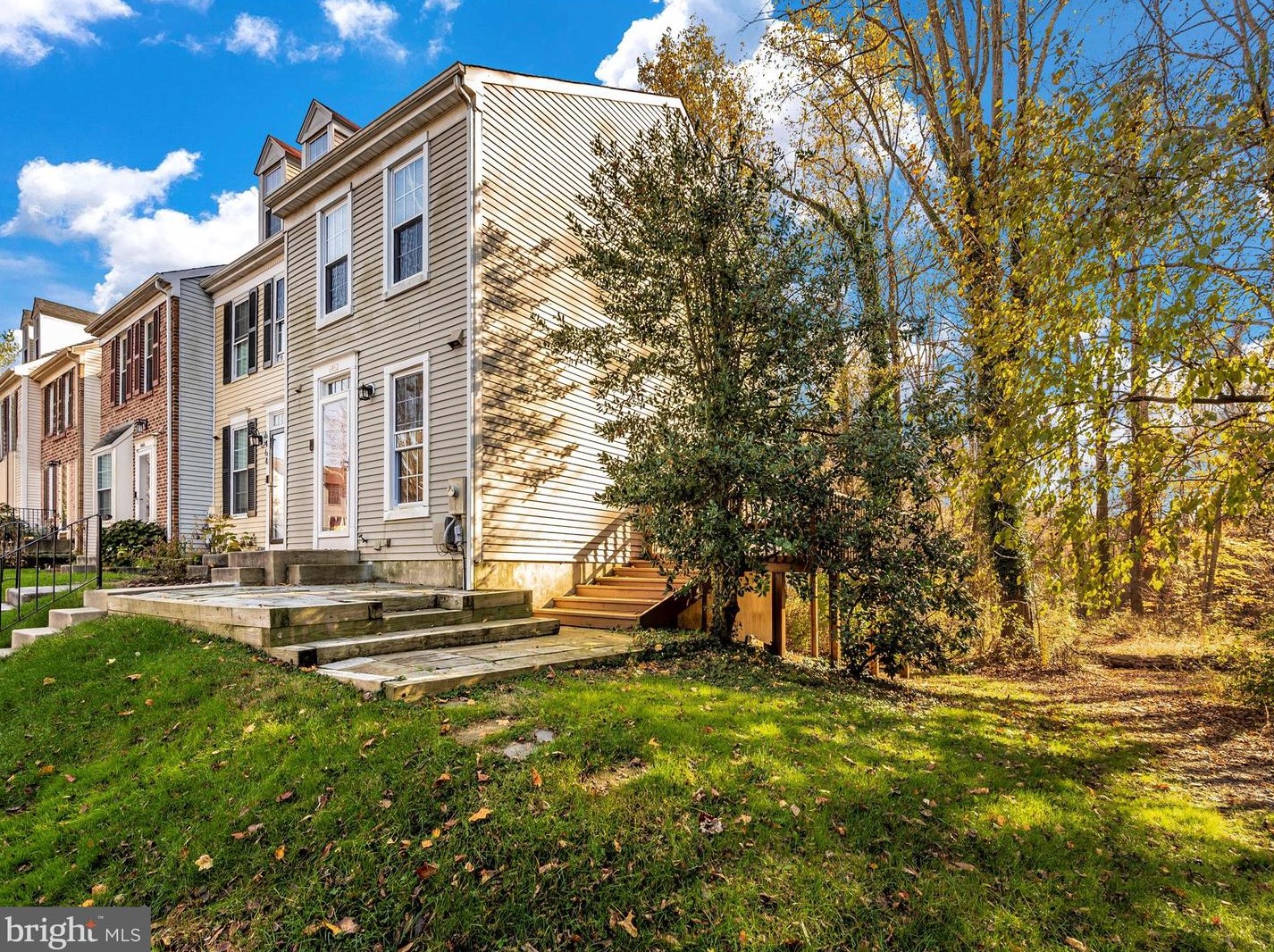 6462 Ducketts Ln, Baltimore, MD 21075-6148