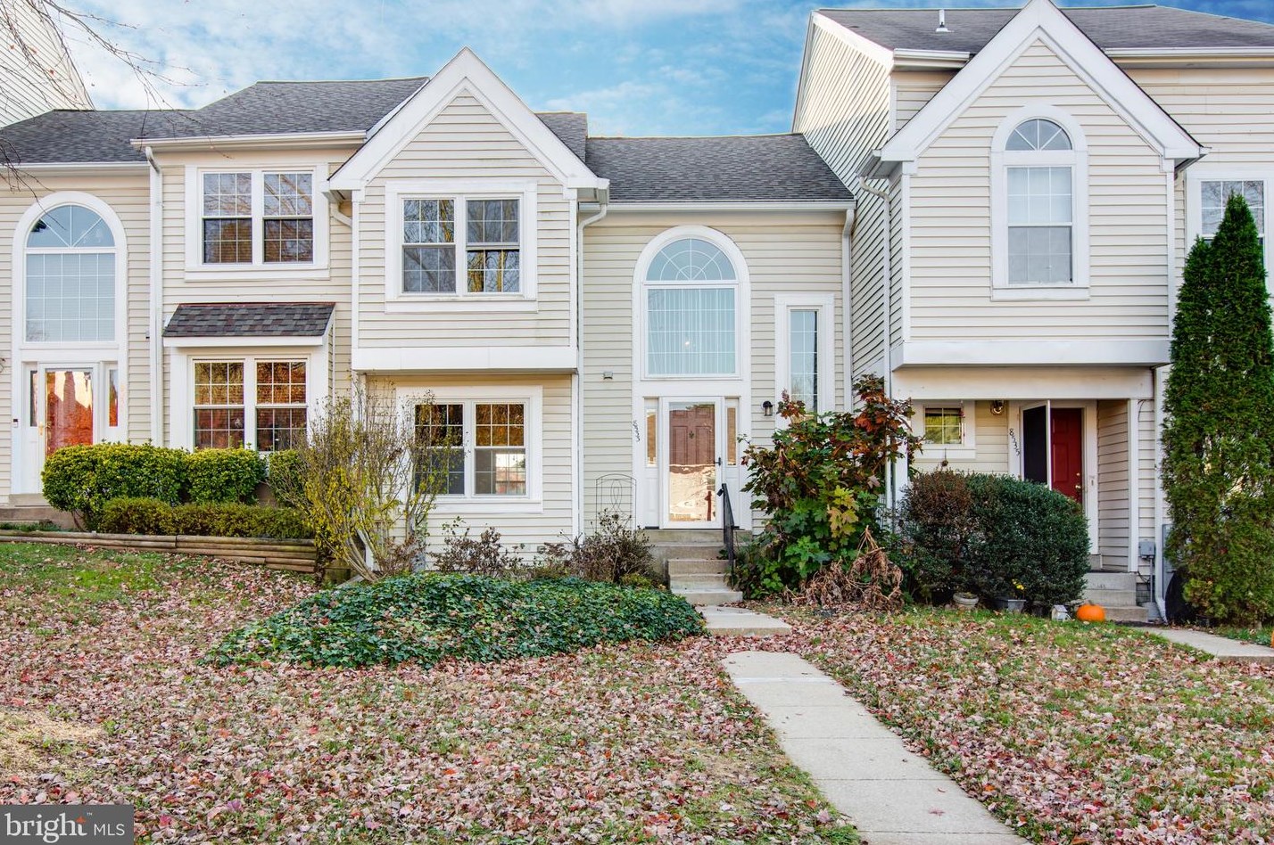 8533 Harvest View Ct, Ellicott MD  21043-6578 exterior