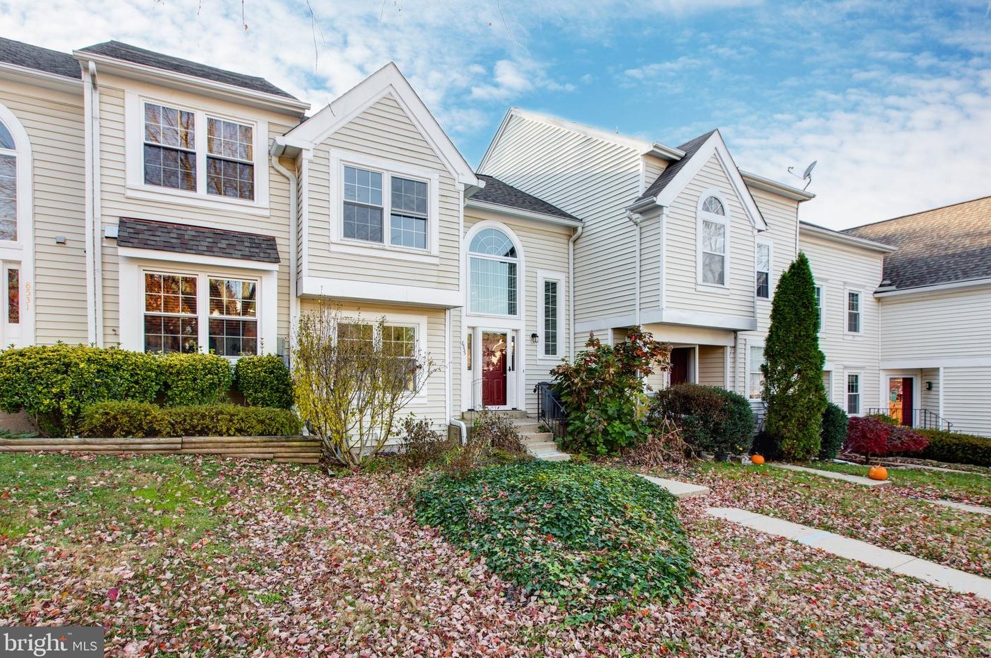 8533 Harvest View Ct, Ellicott MD  21043-6578 exterior