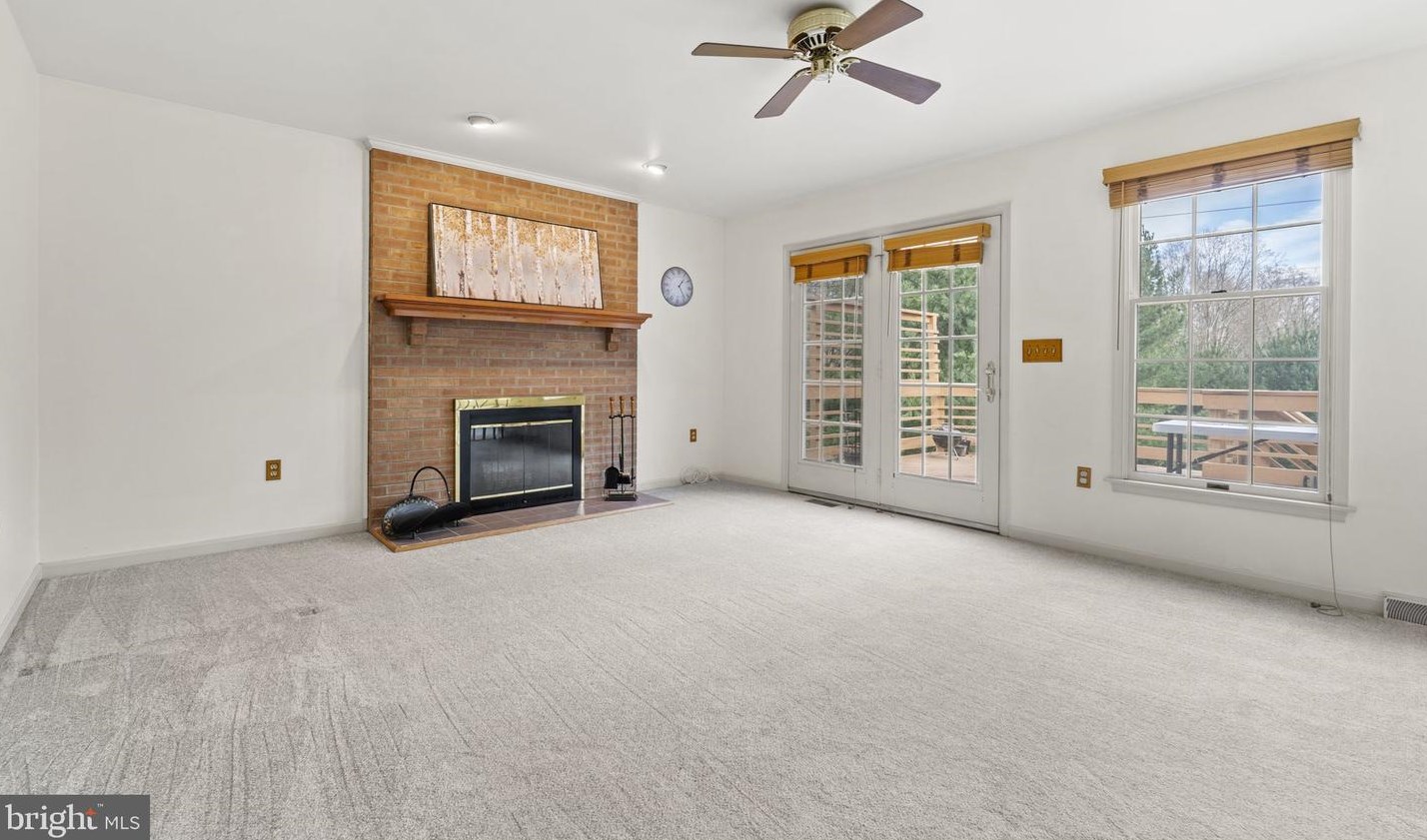 2713 Glenwood Ct, Ellicott MD 21042-7809 exterior