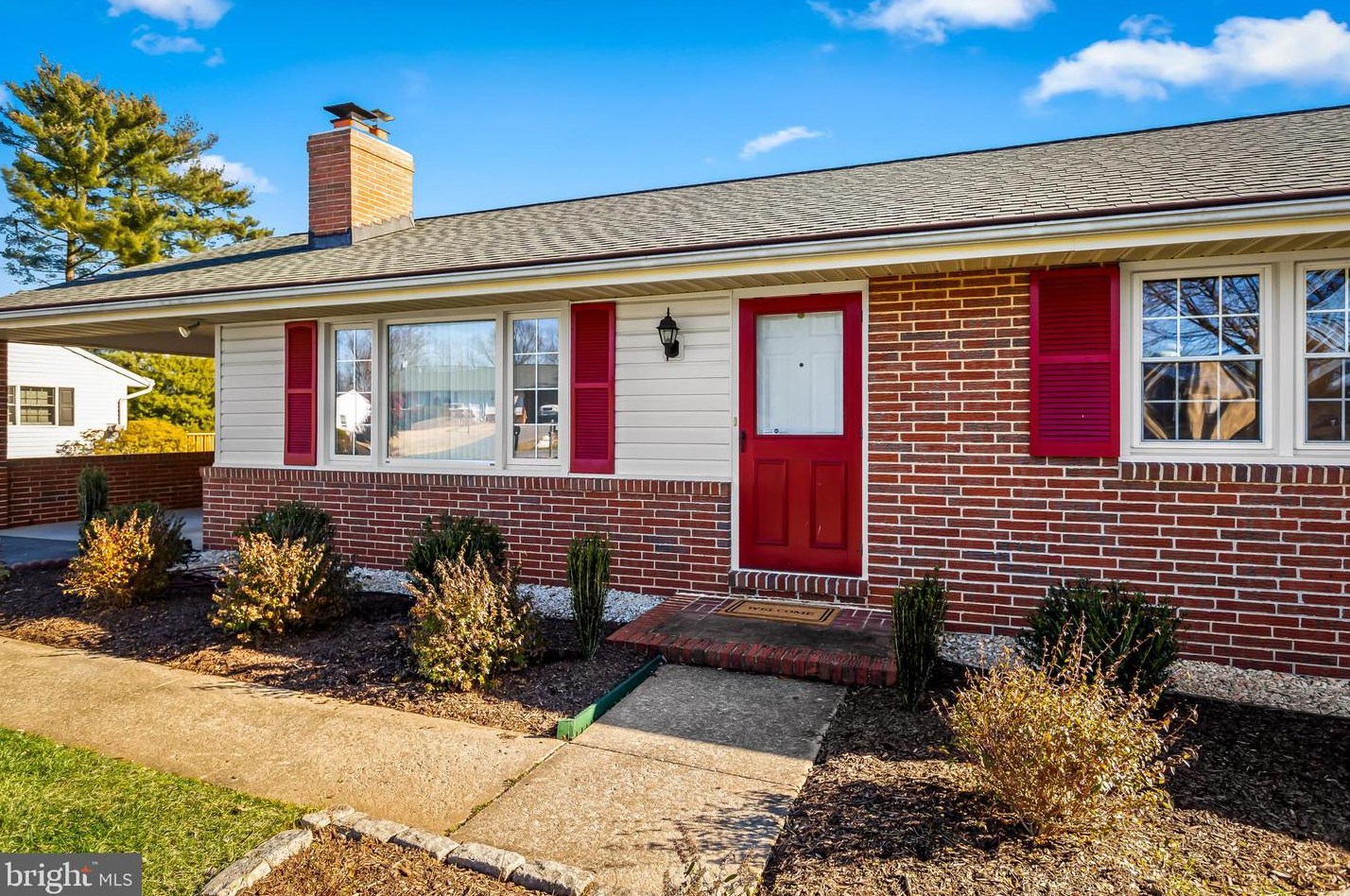 2621 Liter Dr, Ellicott, MD 21042-1732