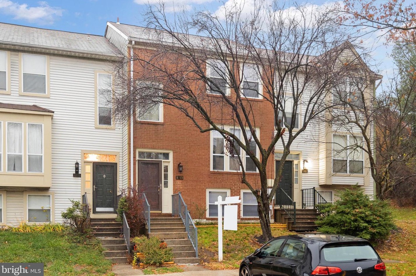 8115 Wooded Glen Ct, Ellicott MD  21043-6941 exterior