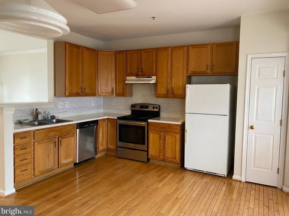 8876 Papillon Dr, Ellicott MD  21043-4000 exterior