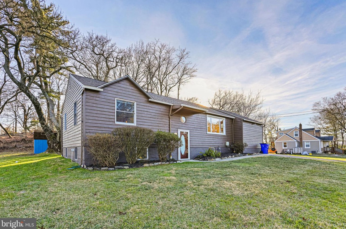 9081 Upton Rd, Ellicott, MD 21042-2608