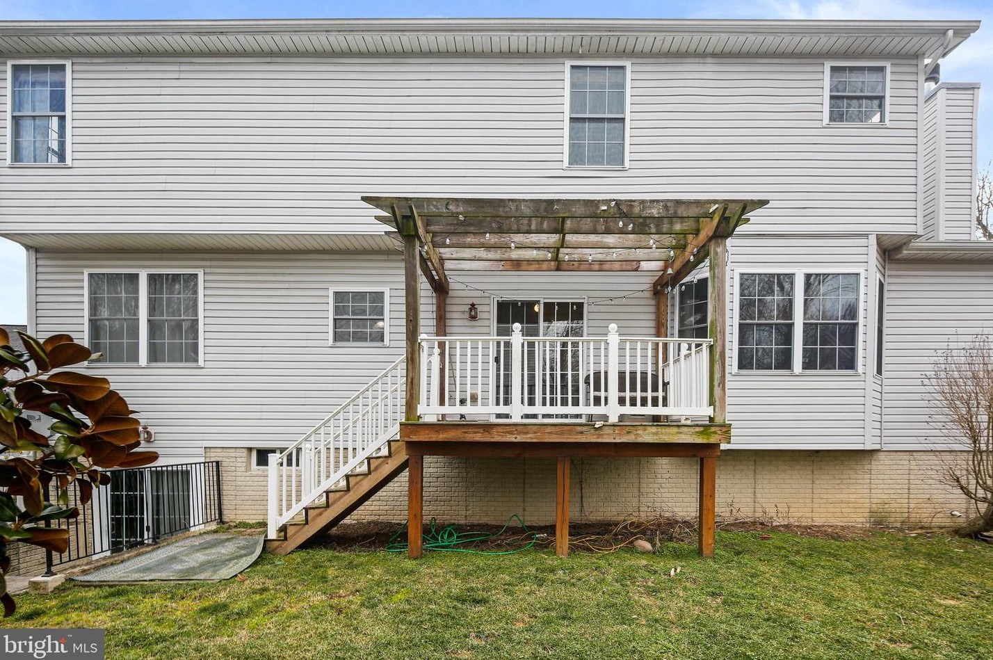 6315 Ema Ct, Baltimore MD  21075-6243 exterior