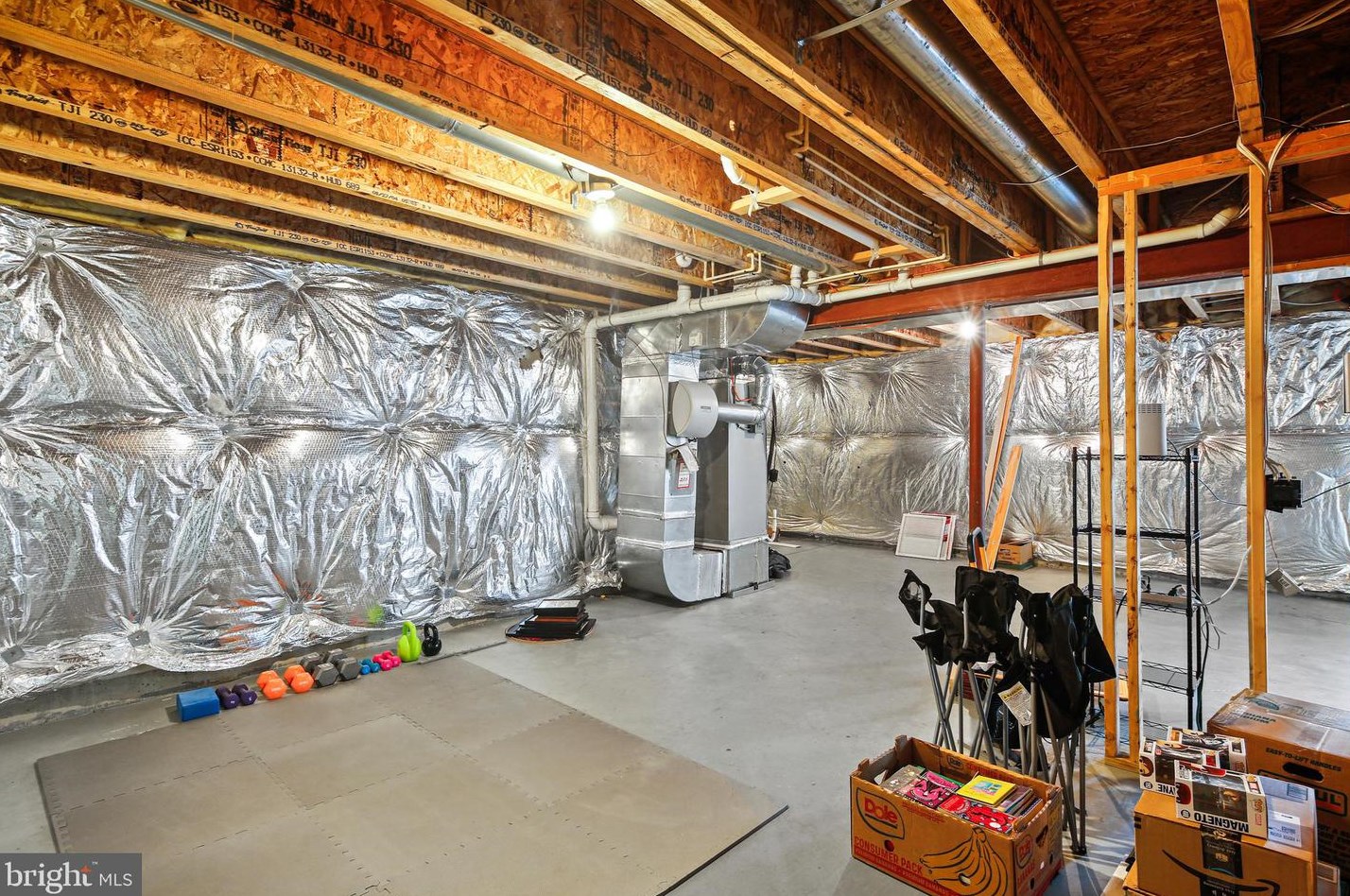 6315 Ema Ct, Baltimore MD  21075-6243 exterior