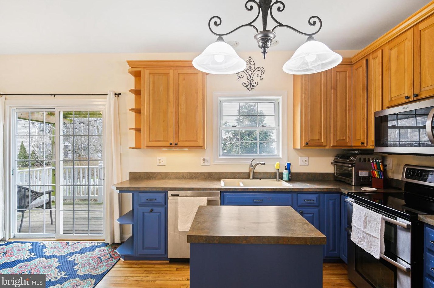 6315 Ema Ct, Baltimore MD  21075-6243 exterior