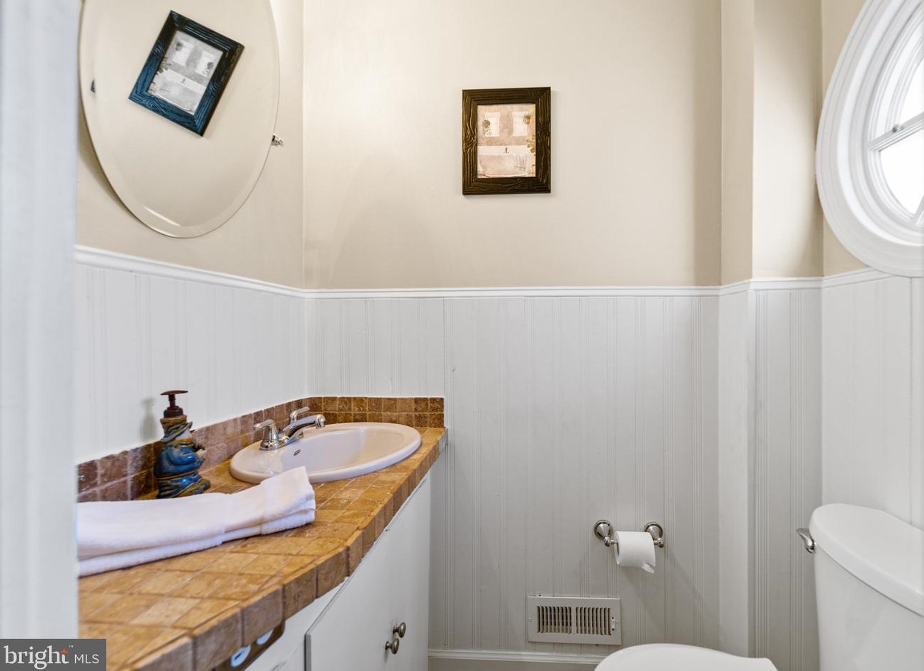 5961 Hunt Club Rd, Baltimore MD  21075-5515 exterior