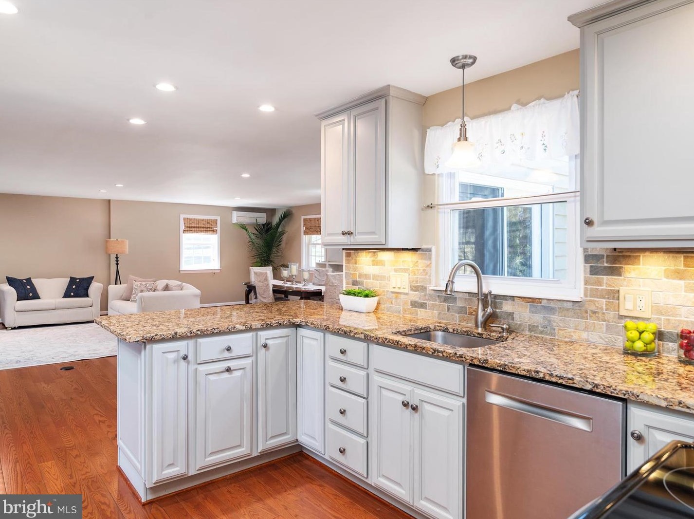 10136 Kings Bench Ct, Ellicott MD  21042-5649 exterior