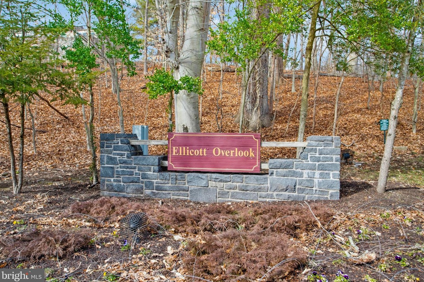 8848 Papillon Dr, Ellicott, MD 21043-4000