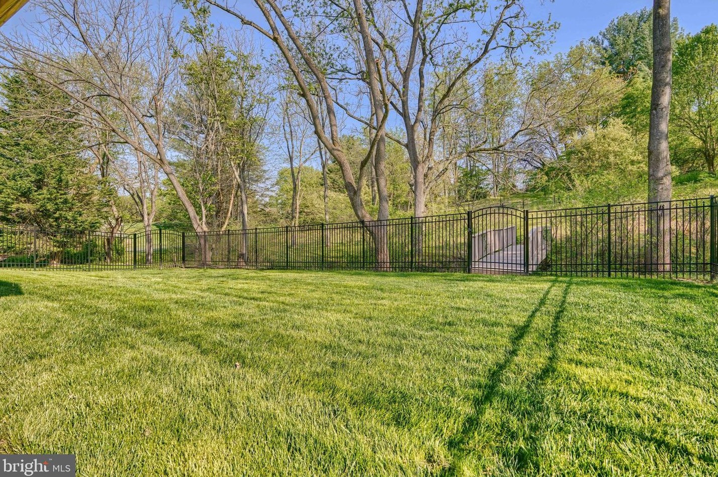 12135 Mt Albert Rd, Ellicott MD 21042-1335 exterior