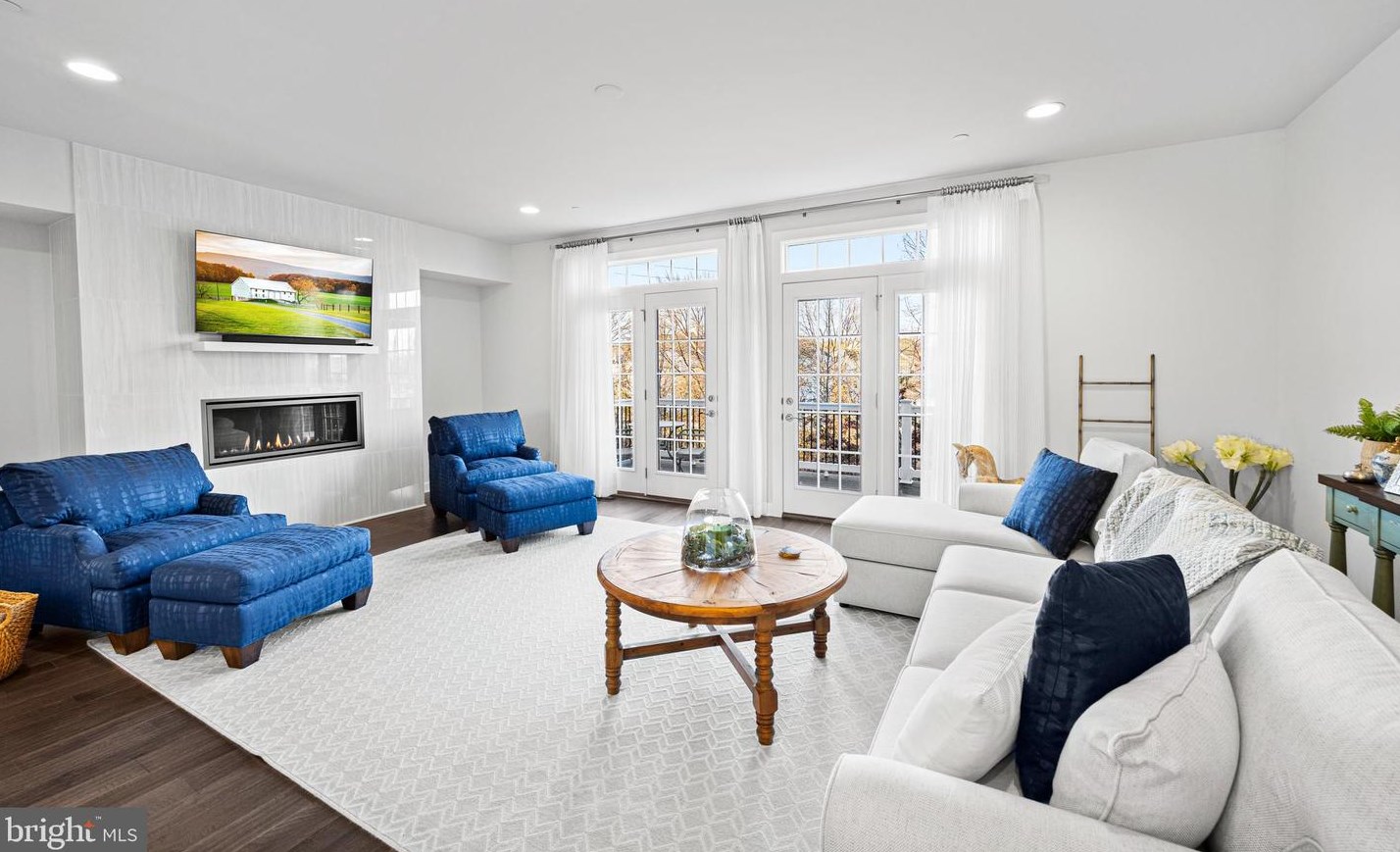 6028 Charles Xing, Ellicott, MD 21043-7516