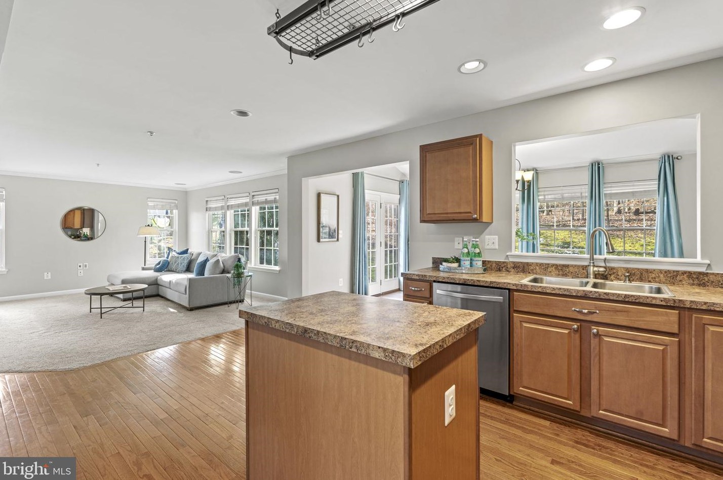 6994 Elm Ave, Baltimore MD  21075-6790 exterior