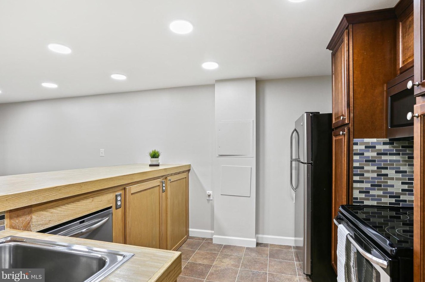 2388 Ballard Way, Ellicott MD 21042-1780 exterior