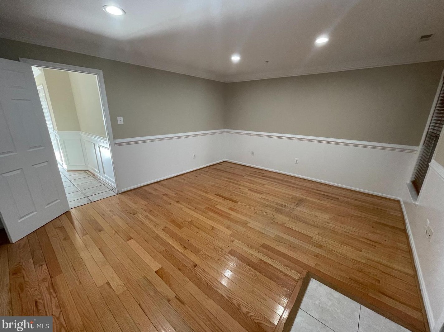 5737 Goldfinch Ct, Ellicott MD  21043-6095 exterior