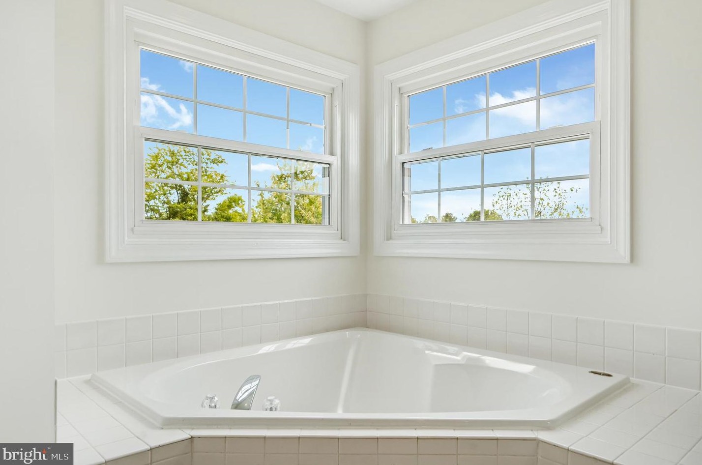 5350 Heatherland Ct, Ellicott MD 21043-7238 exterior