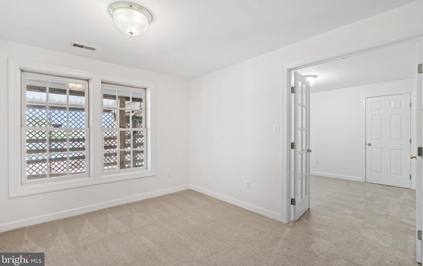 5350 Heatherland Ct, Ellicott MD 21043-7238 exterior