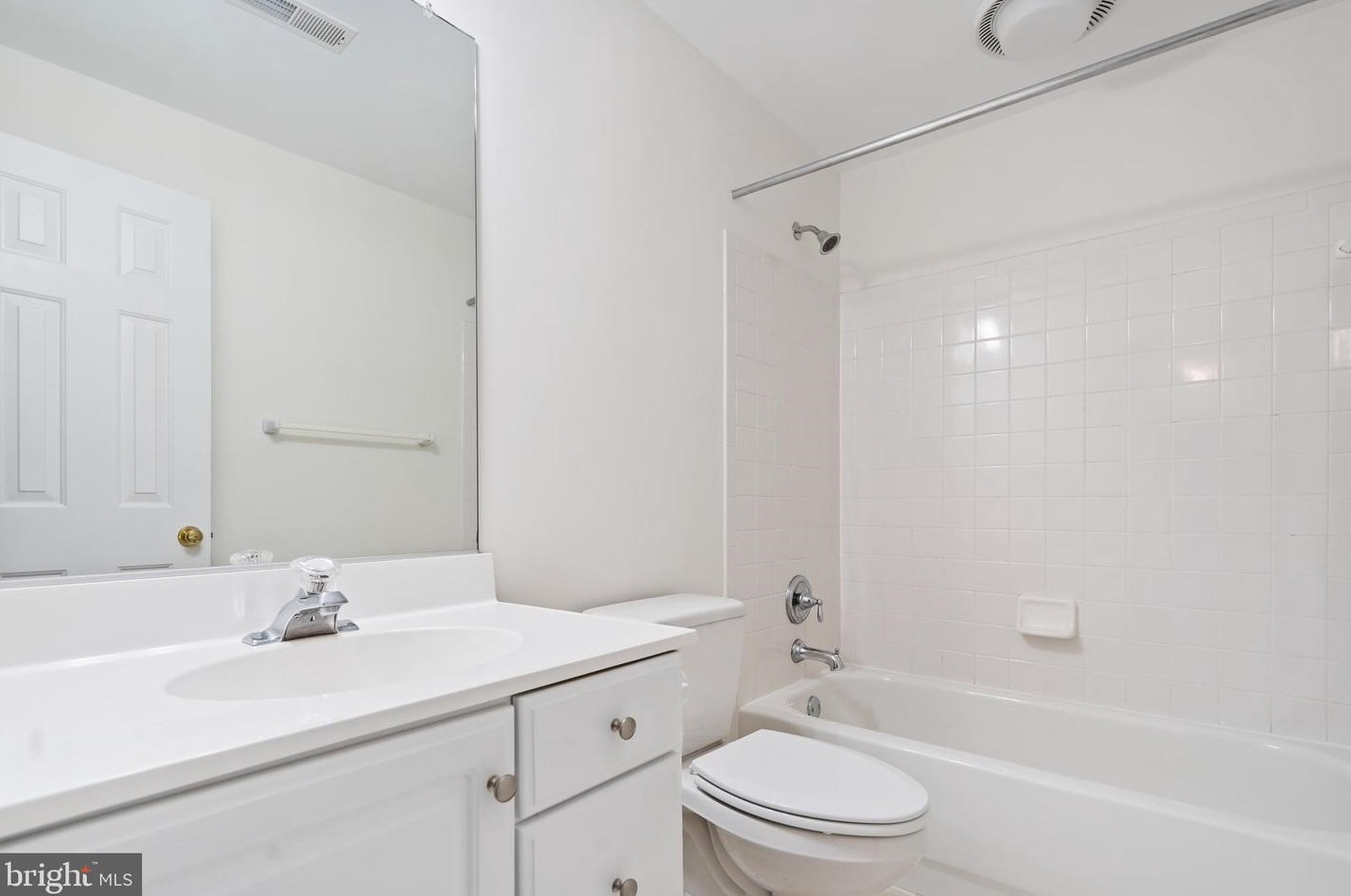 5350 Heatherland Ct, Ellicott MD 21043-7238 exterior