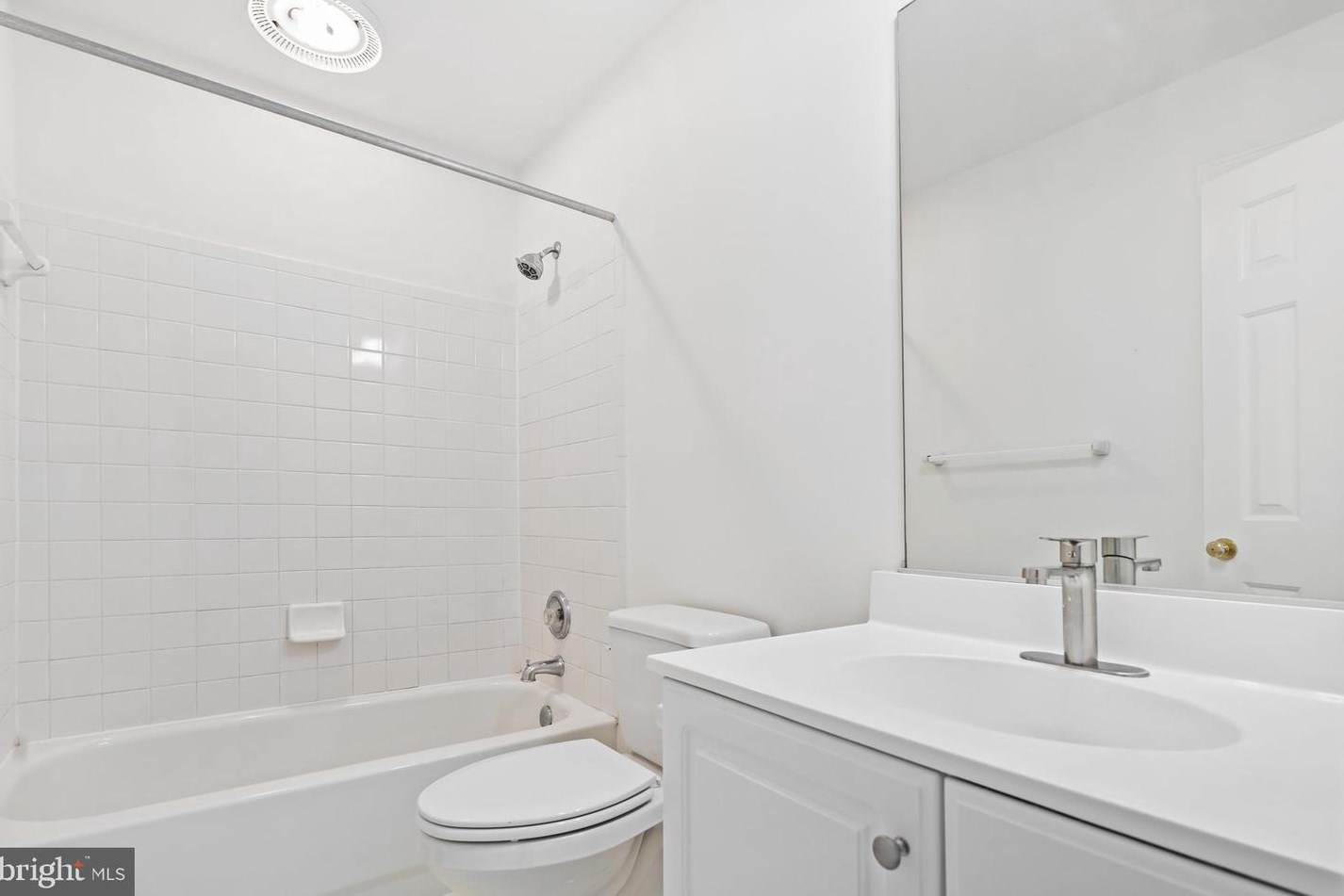 5350 Heatherland Ct, Ellicott MD 21043-7238 exterior