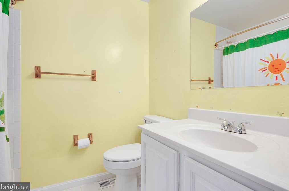 5975 Augustine Ave, Baltimore MD  21075-5318 exterior