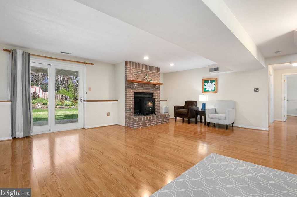 5975 Augustine Ave, Baltimore MD  21075-5318 exterior