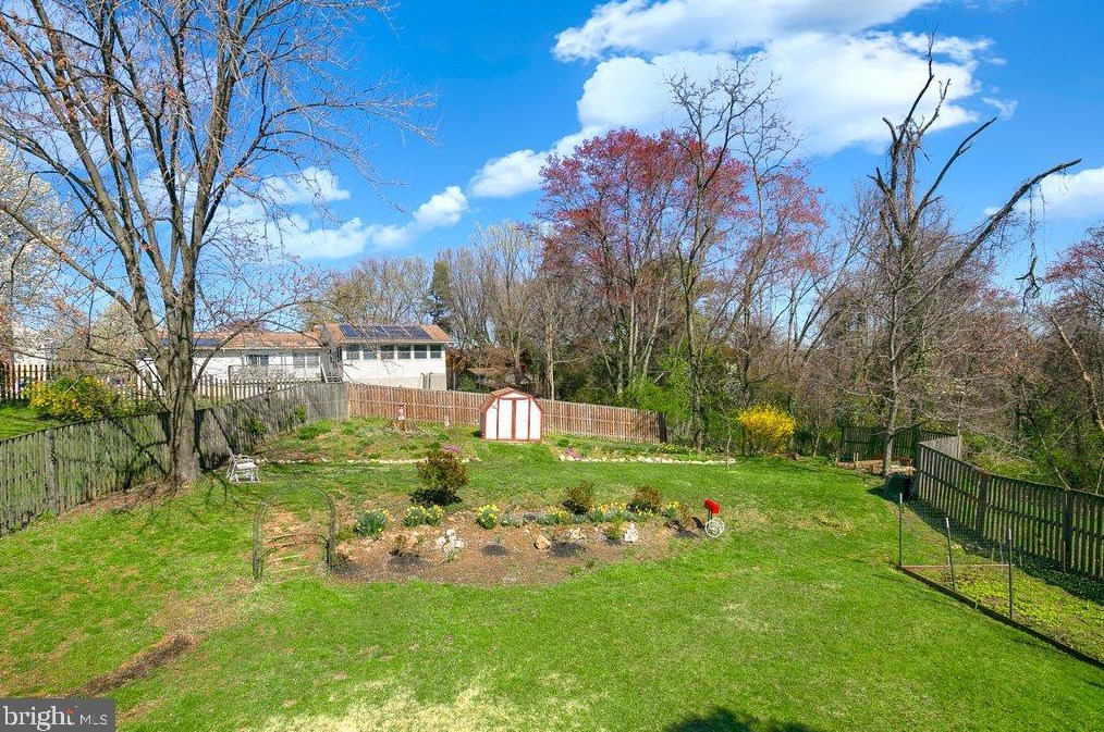 5975 Augustine Ave, Baltimore MD  21075-5318 exterior