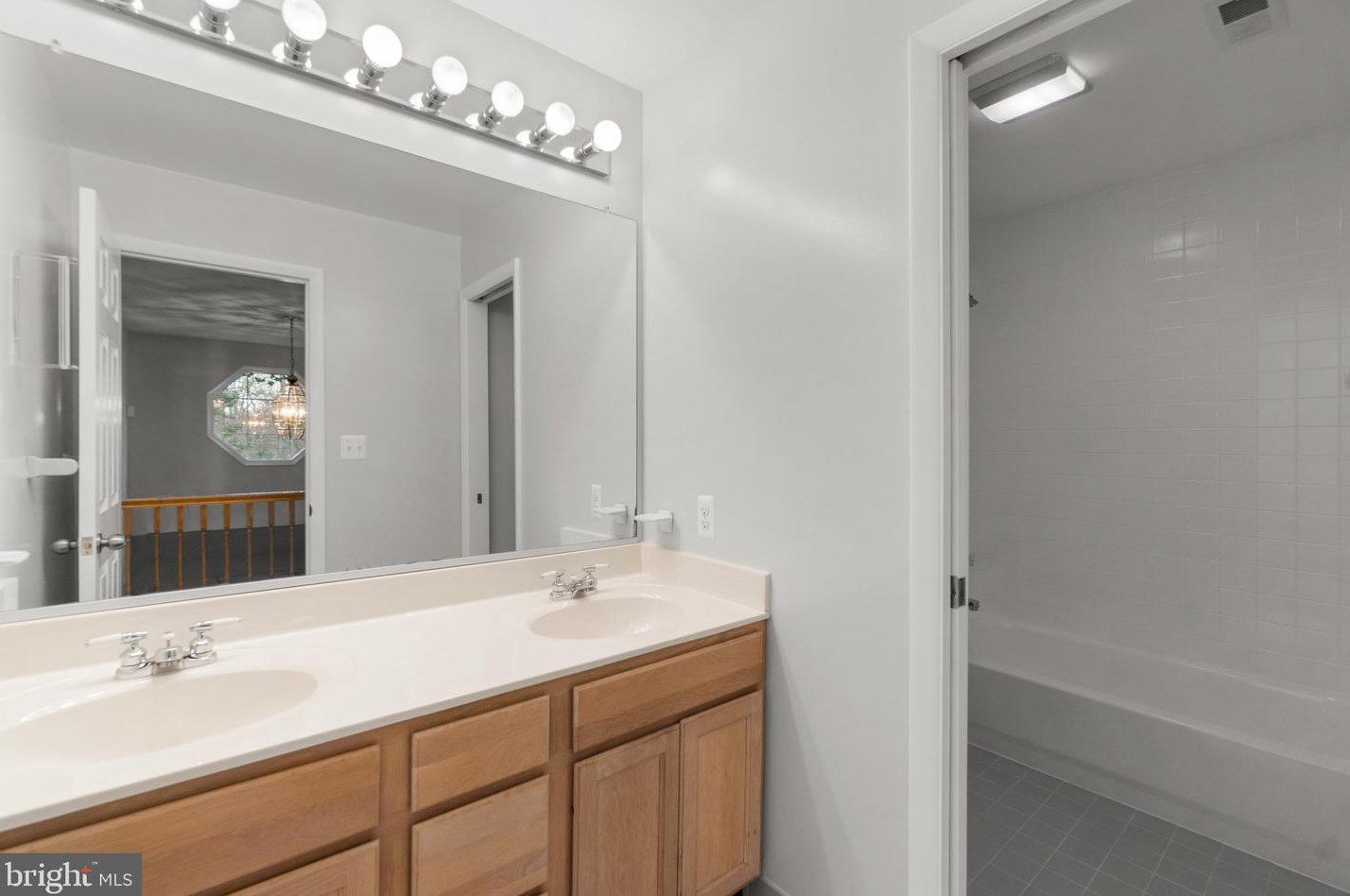 2929 Pinewick Rd, Ellicott MD 21042-2243 exterior