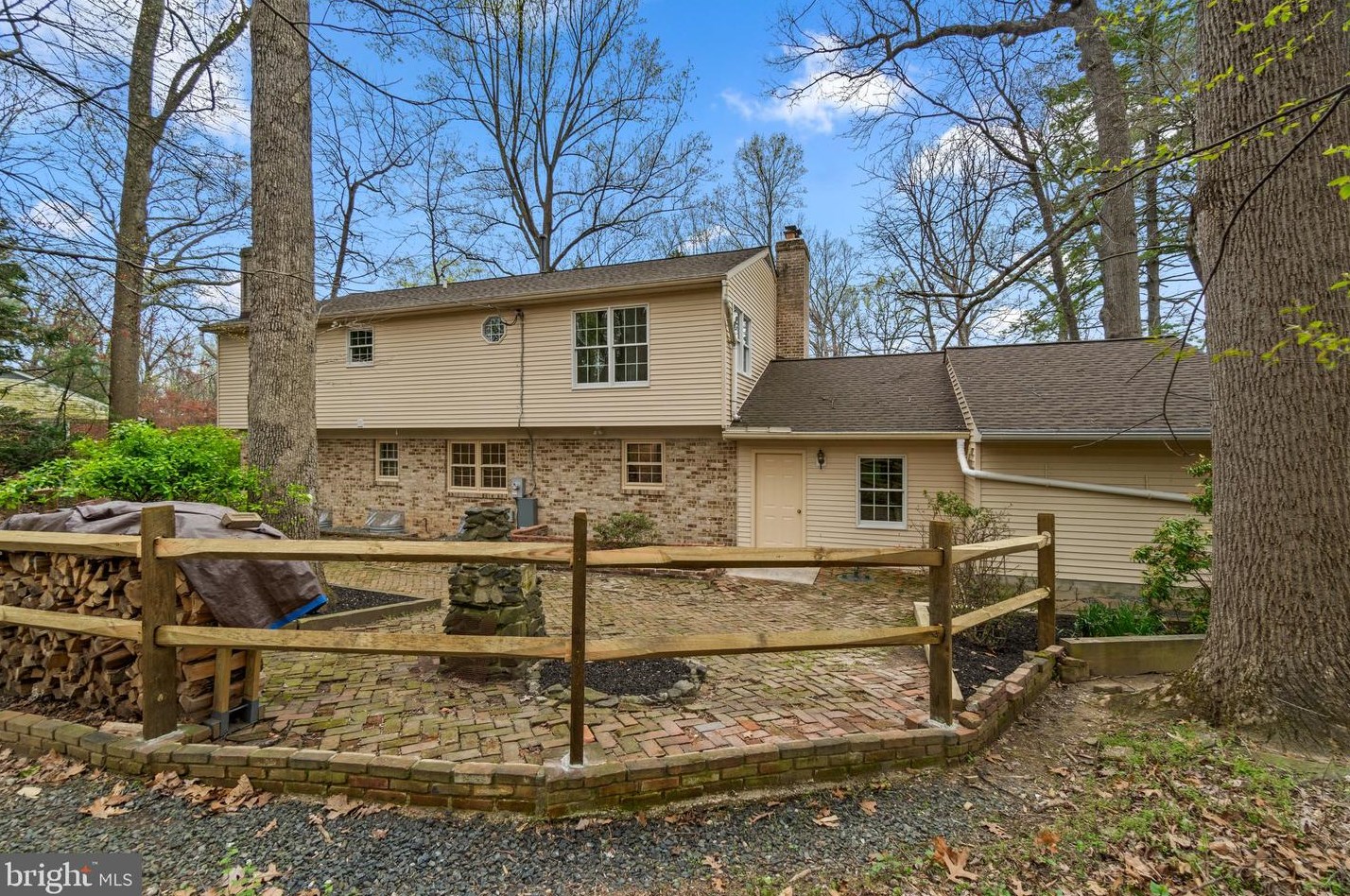 2929 Pinewick Rd, Ellicott MD 21042-2243 exterior