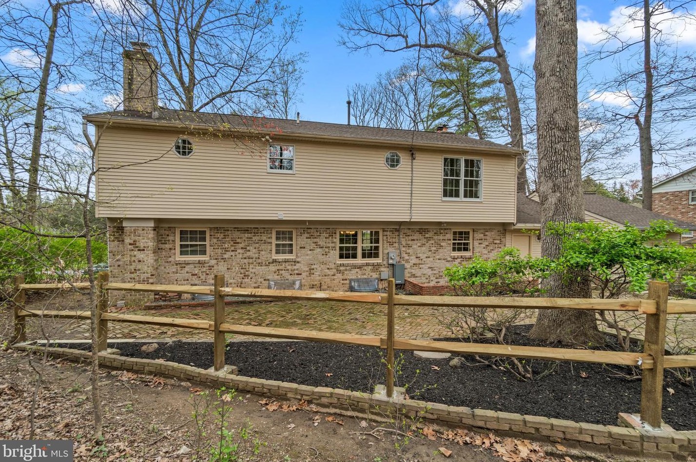 2929 Pinewick Rd, Ellicott MD 21042-2243 exterior