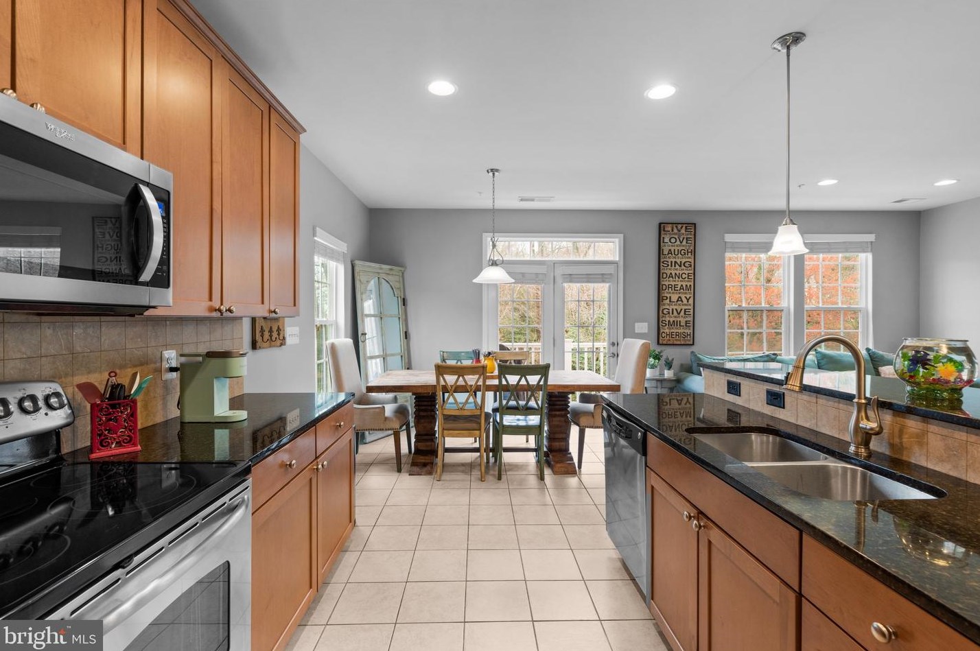 7104 Daniel John Dr, Baltimore MD  21075-5452 exterior