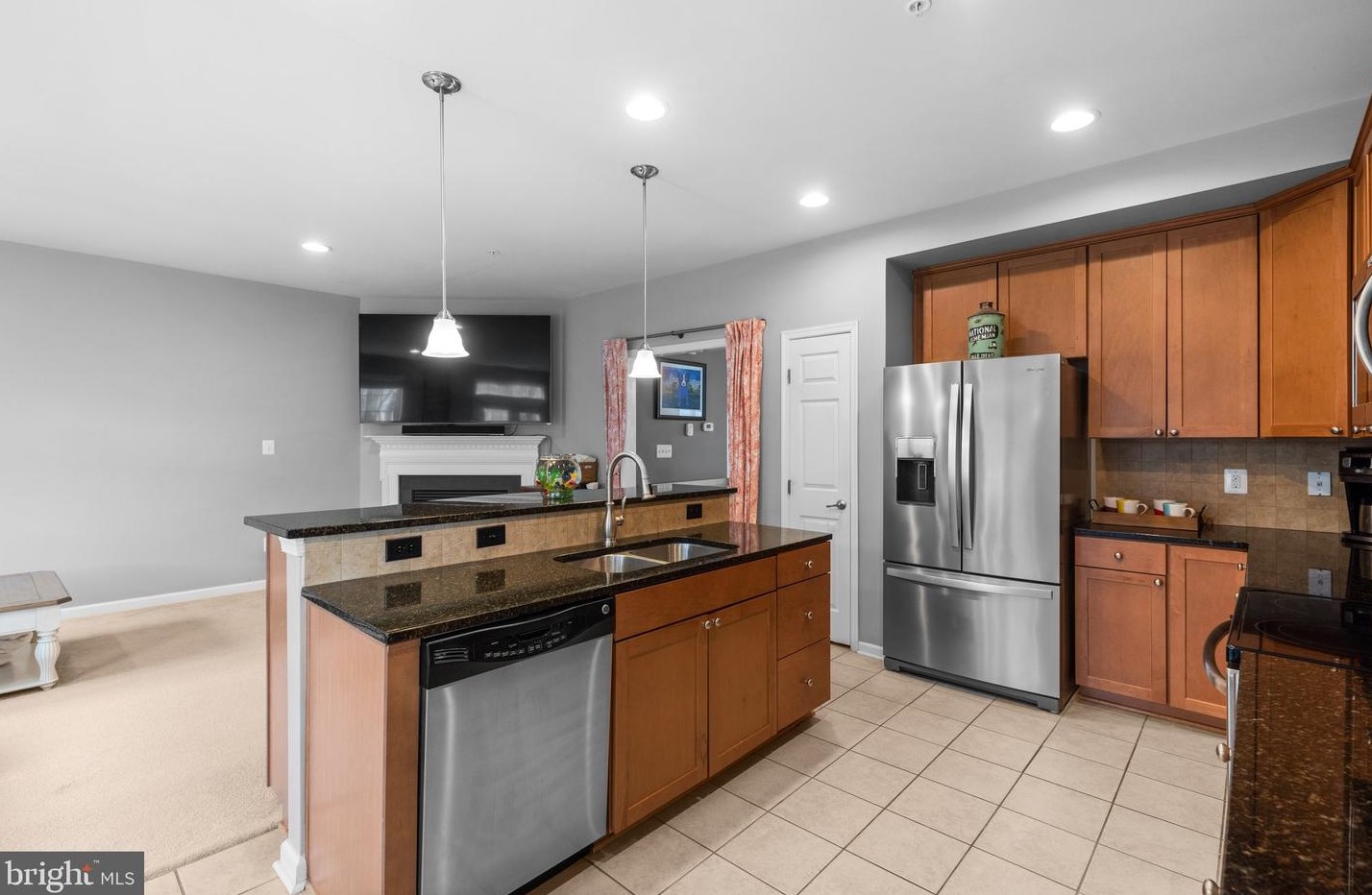 7104 Daniel John Dr, Baltimore MD  21075-5452 exterior