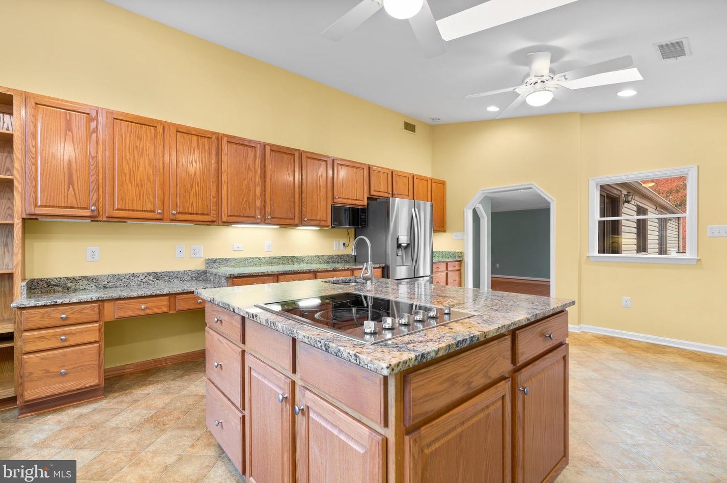 6824 Pyramid Way, Columbia MD 21044-4118 exterior