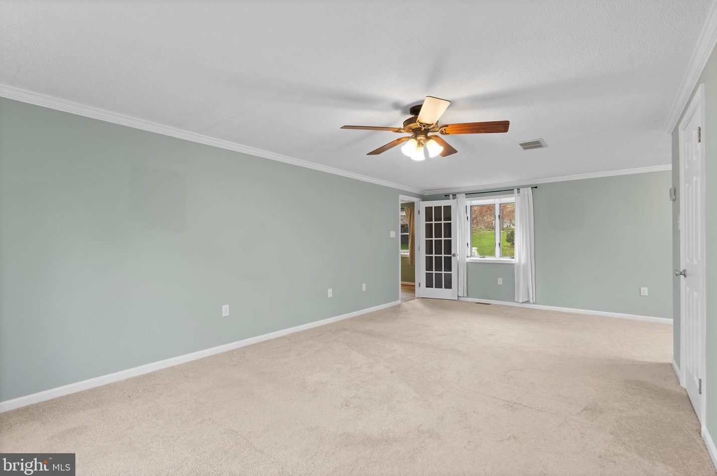 6824 Pyramid Way, Columbia MD 21044-4118 exterior