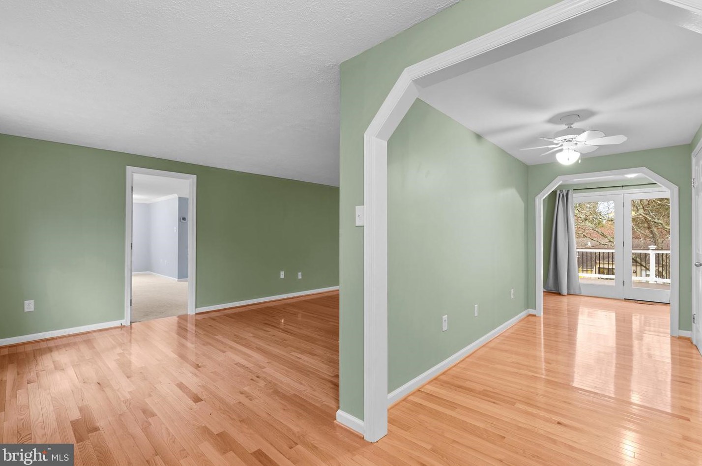 6824 Pyramid Way, Columbia MD 21044-4118 exterior