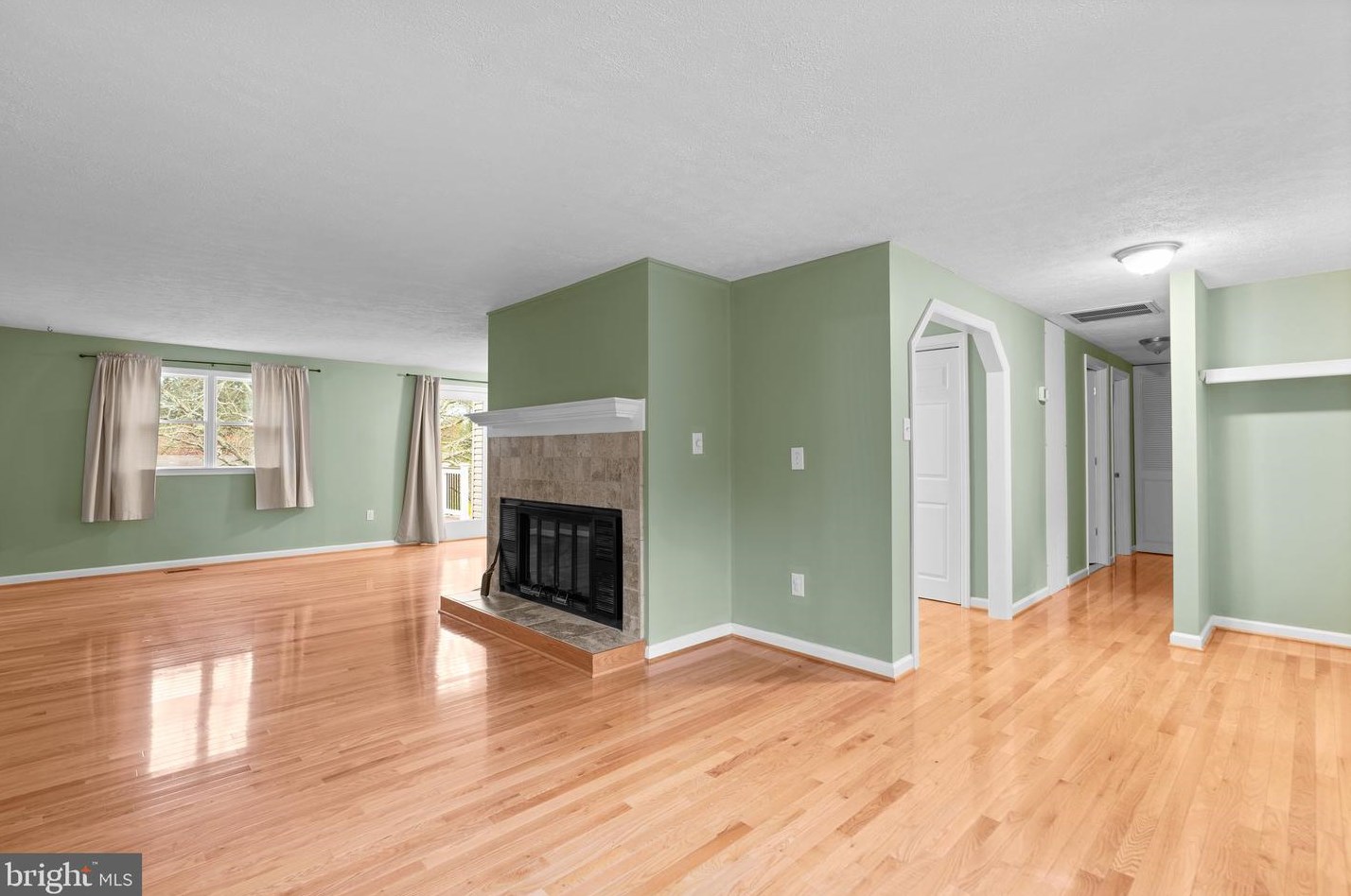 6824 Pyramid Way, Columbia MD 21044-4118 exterior