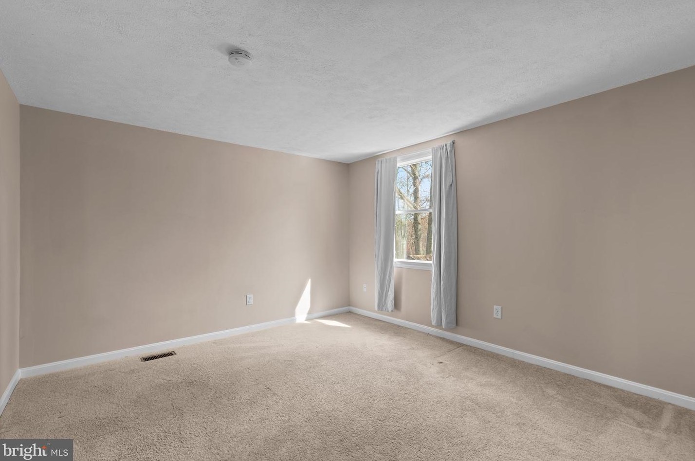 6824 Pyramid Way, Columbia MD 21044-4118 exterior