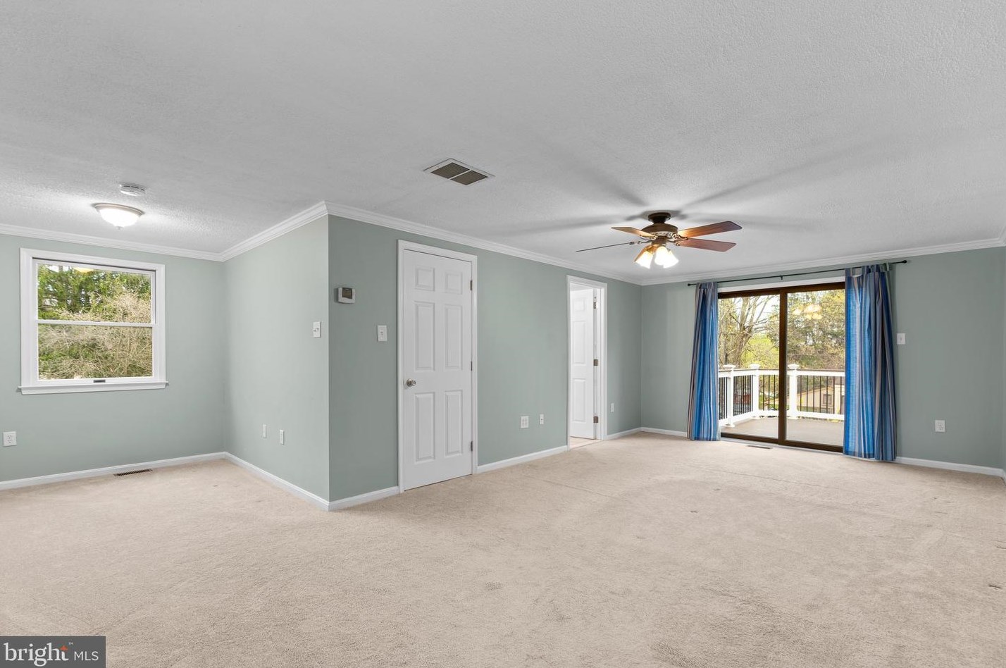 6824 Pyramid Way, Columbia MD 21044-4118 exterior