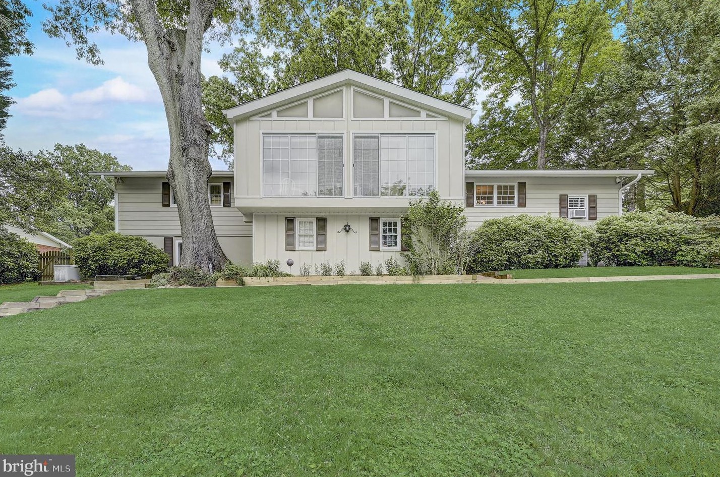 9032 Overhill Dr, Ellicott MD 21042-5221 exterior