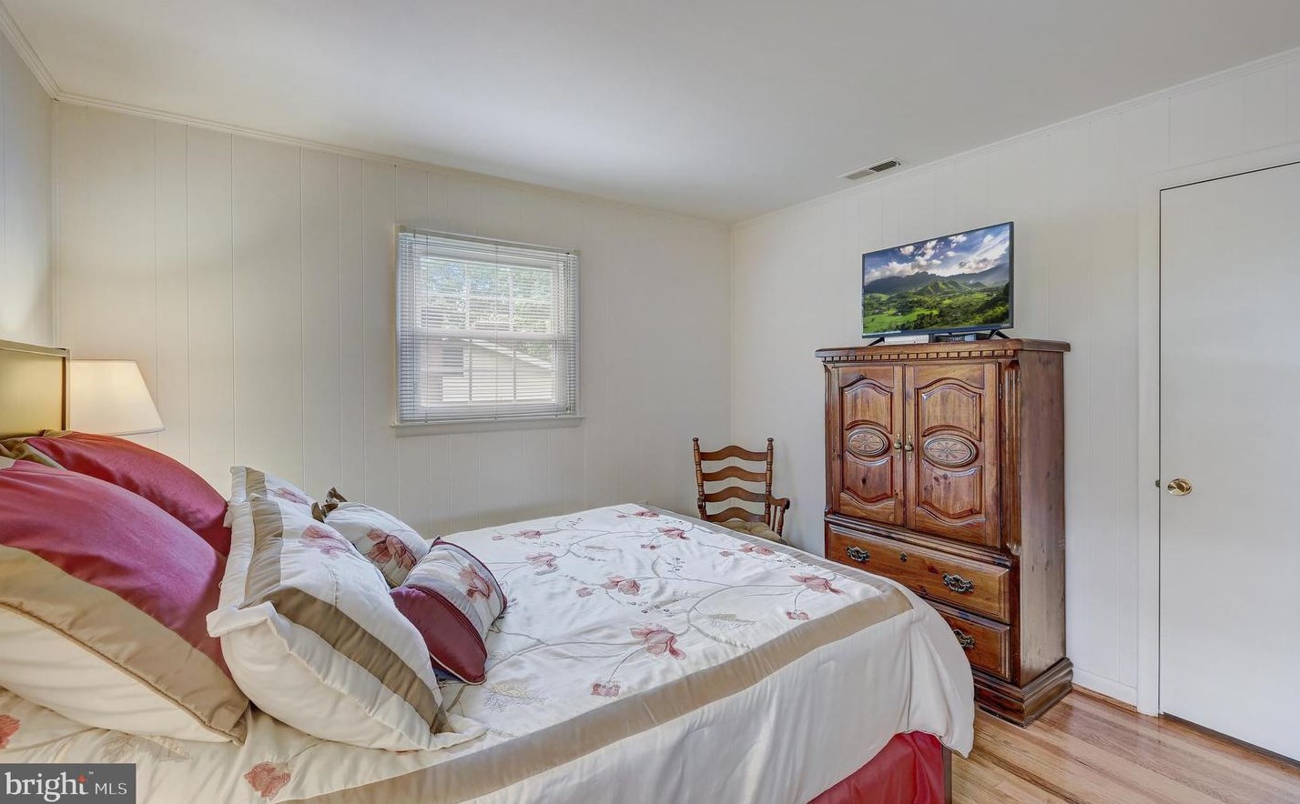 9032 Overhill Dr, Ellicott MD 21042-5221 exterior