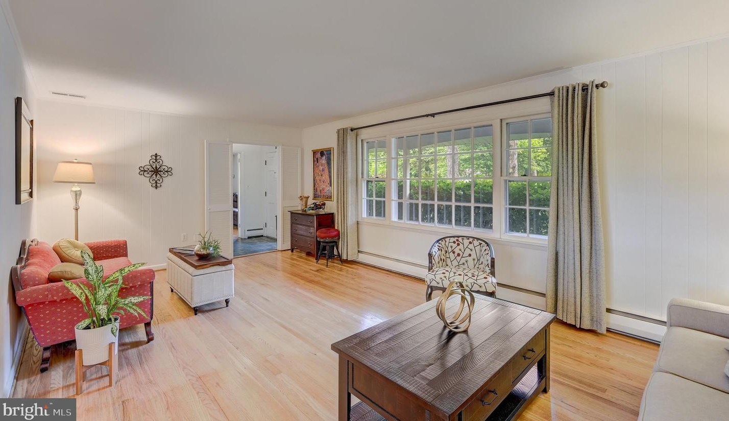 9032 Overhill Dr, Ellicott MD 21042-5221 exterior