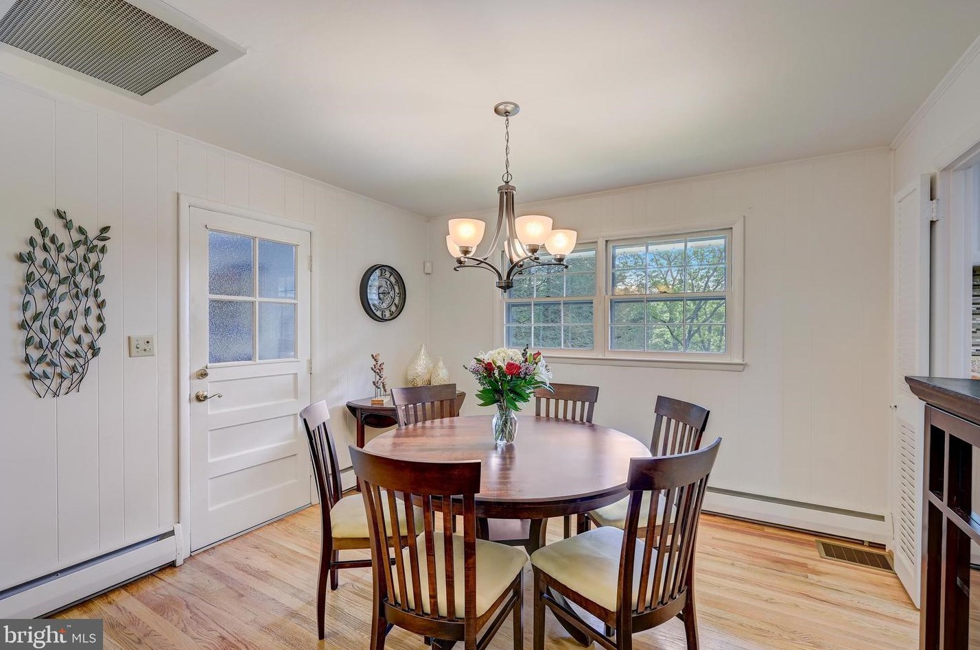 9032 Overhill Dr, Ellicott MD 21042-5221 exterior