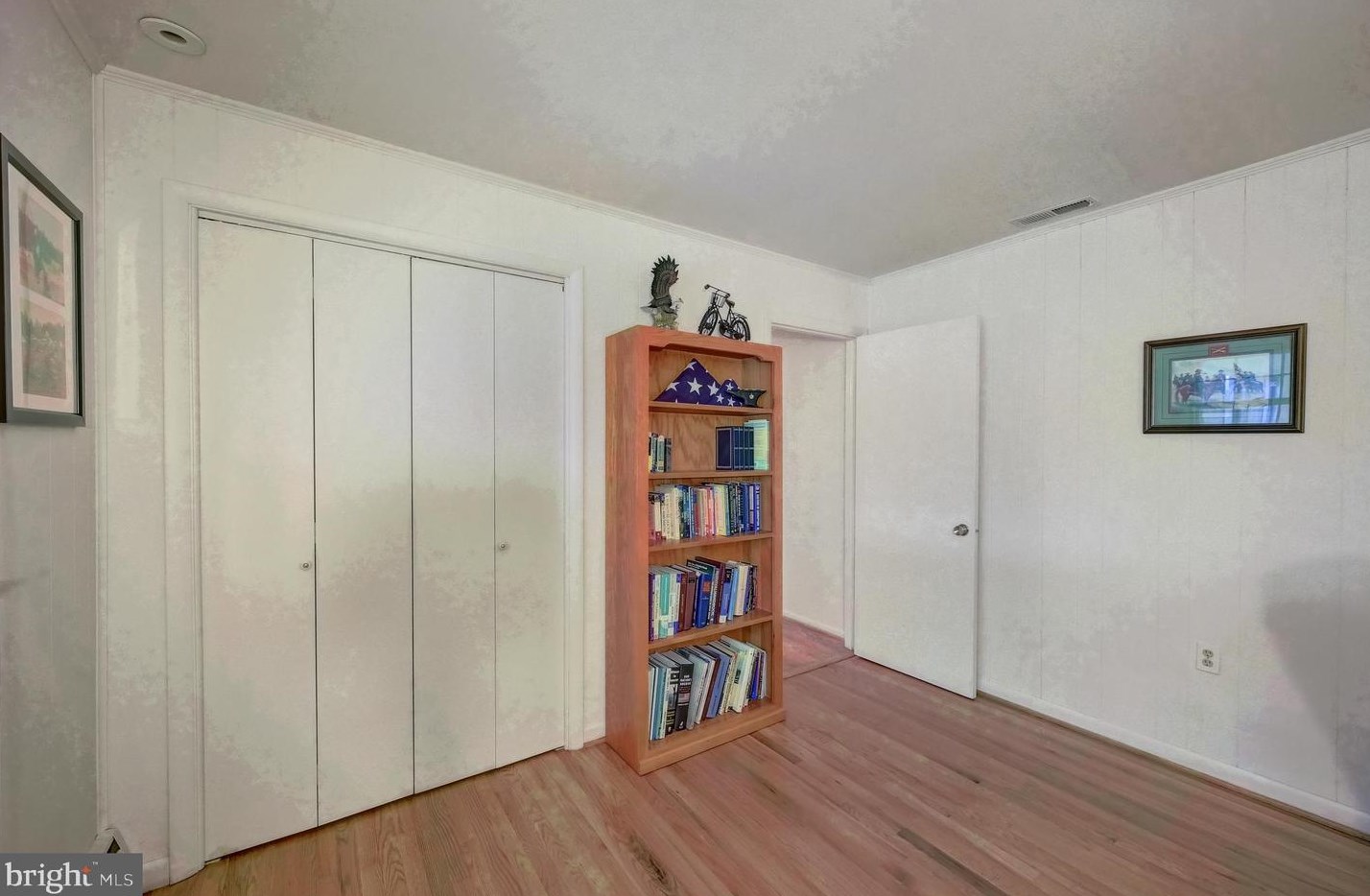 9032 Overhill Dr, Ellicott MD 21042-5221 exterior