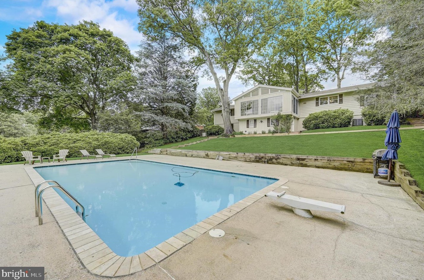 9032 Overhill Dr, Ellicott MD 21042-5221 exterior