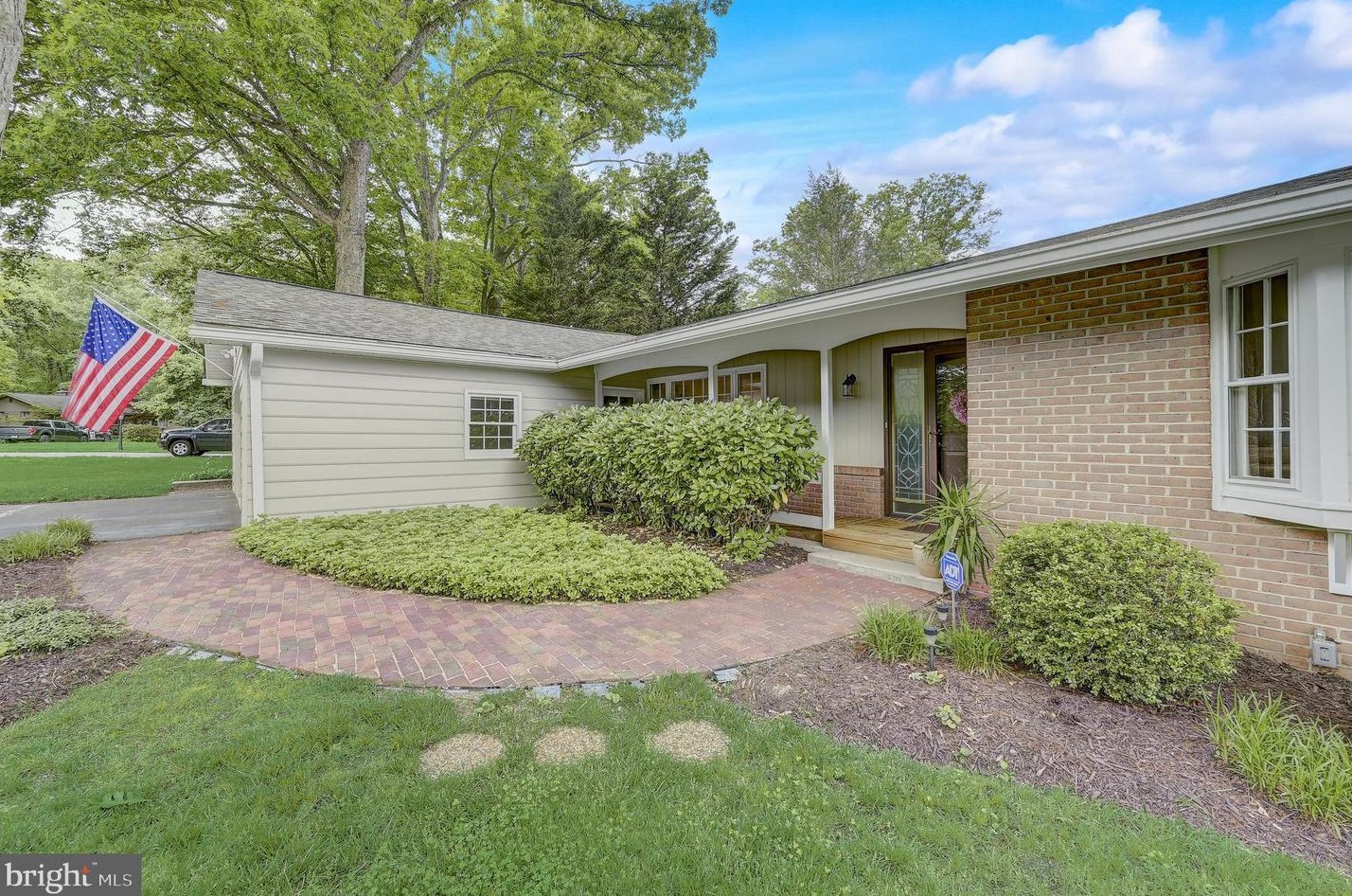 9032 Overhill Dr, Ellicott MD 21042-5221 exterior