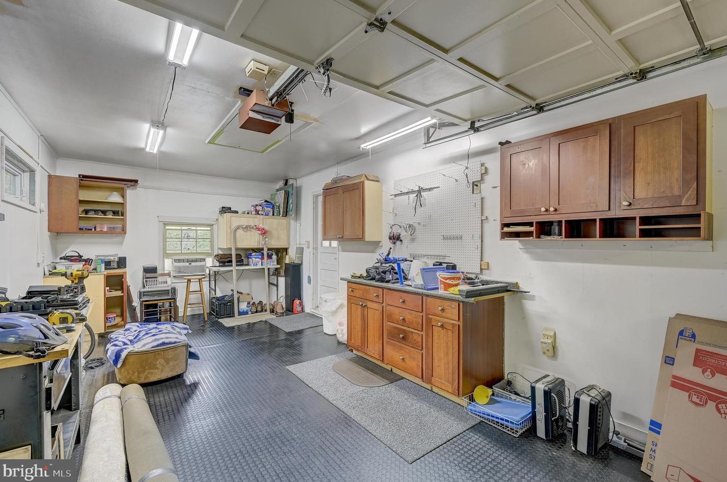 9032 Overhill Dr, Ellicott MD 21042-5221 exterior