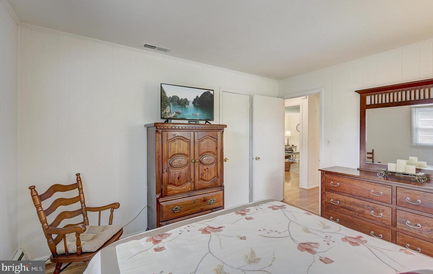 9032 Overhill Dr, Ellicott MD 21042-5221 exterior