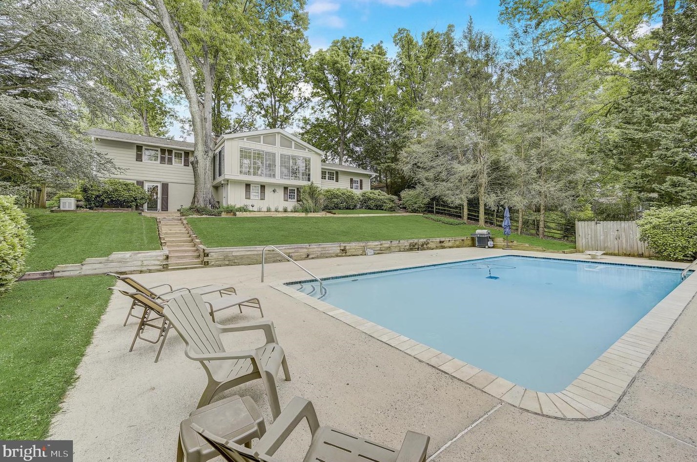 9032 Overhill Dr, Ellicott MD 21042-5221 exterior