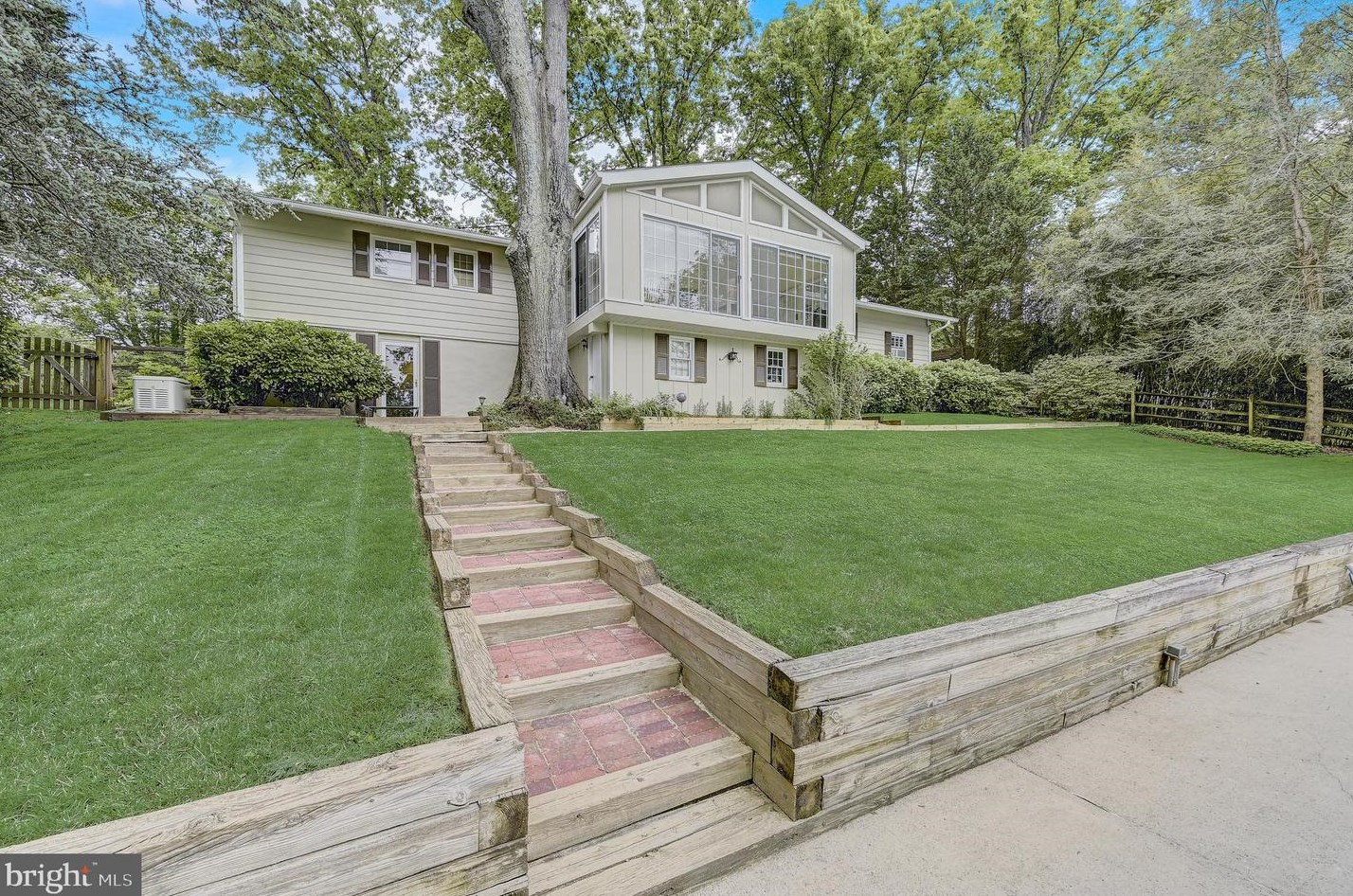 9032 Overhill Dr, Ellicott MD 21042-5221 exterior